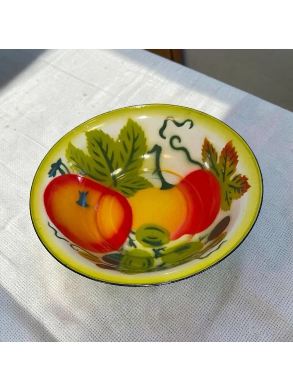 Vtg  Enamelware 12
